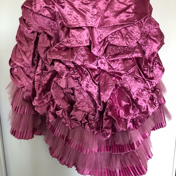 Gown - Picture 7 of 8